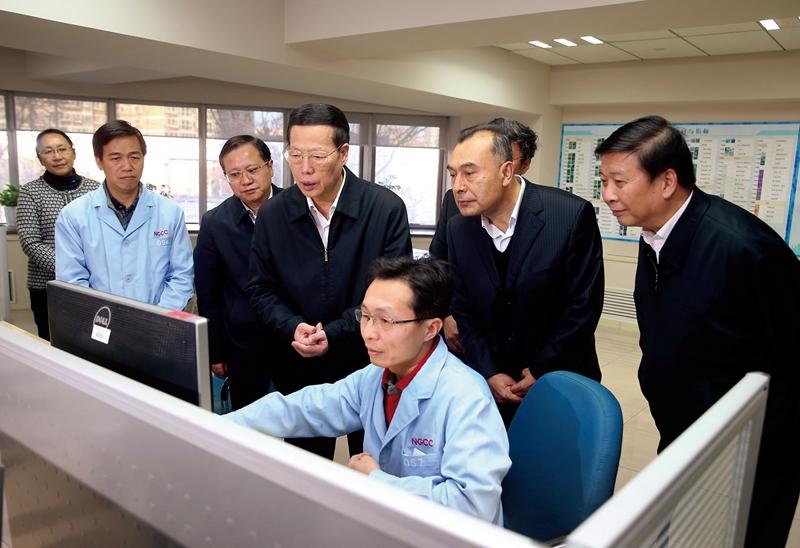 、第一次全國地理國情普查領導小組組長張高麗主持召開第一次全國地理國情普查領導小組全體會議并講話，會前在國家測繪地理信息局調研